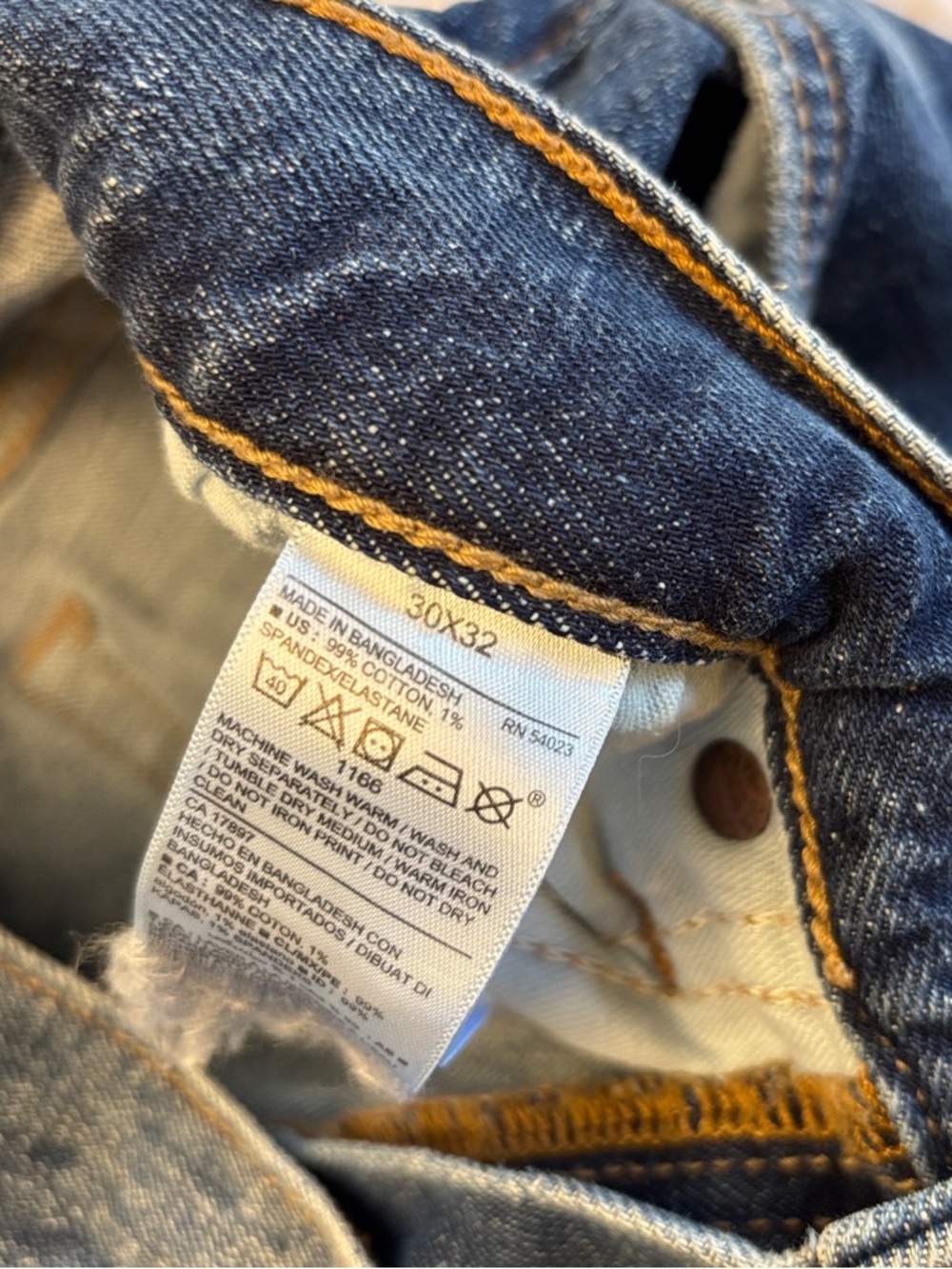 Old Navy Men's 30x32 Slim Distressed Dark Blue Straight Jeans Built-In Flex - Picture 5 of 8